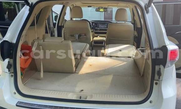 Acheter Occasion Voiture Toyota Highlander Blanc à Ouagadougou, Burkina-Faso Acheter Occasion Voiture Toyota Highlander Blanc à Ouagadougou, Burkina-Faso