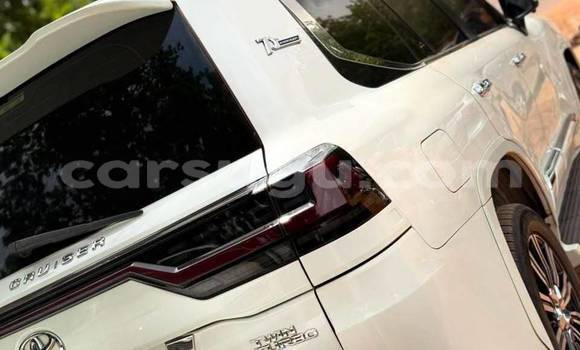 Acheter Occasion Voiture Toyota Land Cruiser Blanc à Ouagadougou, Burkina-Faso Acheter Occasion Voiture Toyota Land Cruiser Blanc à Ouagadougou, Burkina-Faso