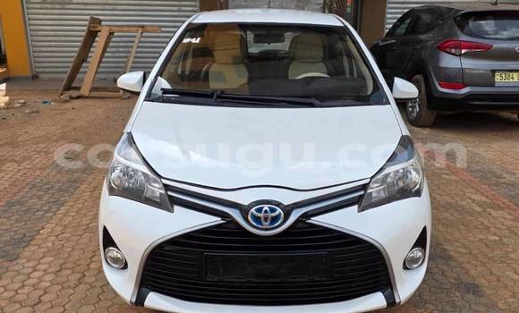 Acheter Occasion Voiture Toyota Yaris Blanc à Ouagadougou, Burkina-Faso