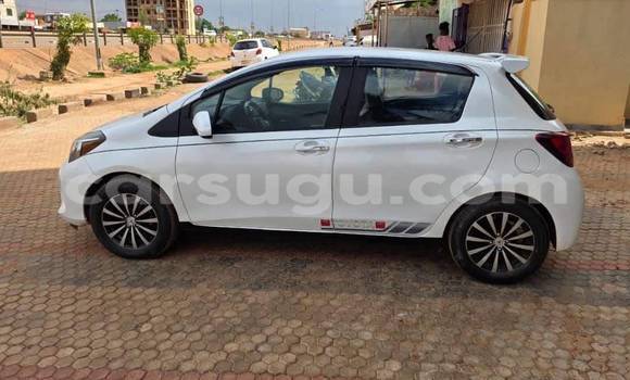 Acheter Occasion Voiture Toyota Yaris Blanc à Ouagadougou, Burkina-Faso Acheter Occasion Voiture Toyota Yaris Blanc à Ouagadougou, Burkina-Faso
