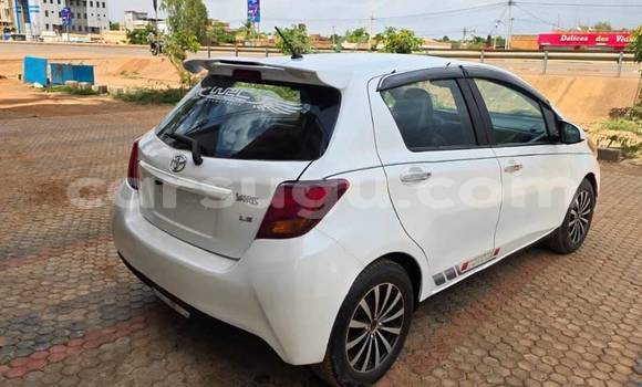 Acheter Occasion Voiture Toyota Yaris Blanc à Ouagadougou, Burkina-Faso Acheter Occasion Voiture Toyota Yaris Blanc à Ouagadougou, Burkina-Faso