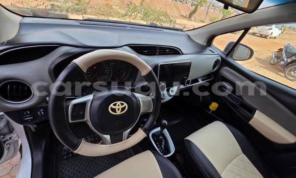 Acheter Occasion Voiture Toyota Yaris Blanc à Ouagadougou, Burkina-Faso Acheter Occasion Voiture Toyota Yaris Blanc à Ouagadougou, Burkina-Faso
