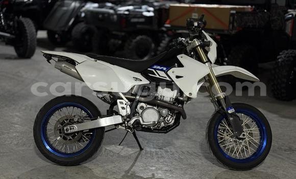 Acheter Occasion Moto Suzuki DR-Z Blanc à Ouagadougou, Burkina-Faso