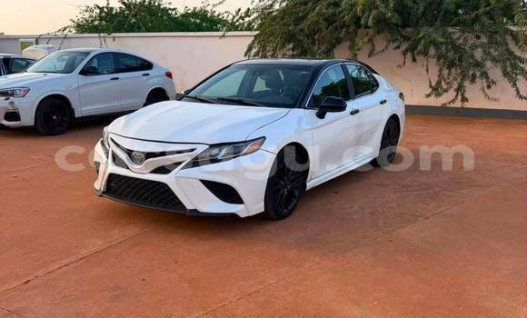 Acheter Occasion Voiture Toyota Camry Blanc à Ouagadougou, Burkina-Faso