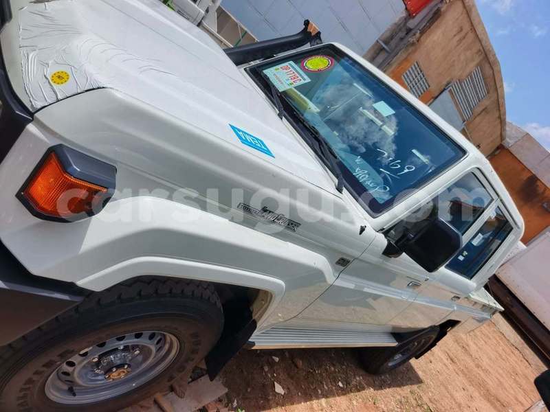 Big with watermark toyota land cruiser burkina faso ouagadougou 12010