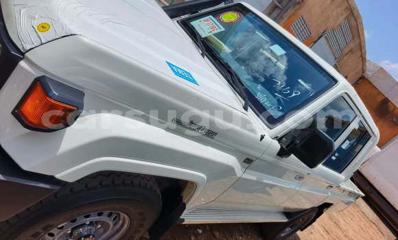 Acheter Occasion Voiture Toyota Land Cruiser Blanc à Ouagadougou, Burkina-Faso