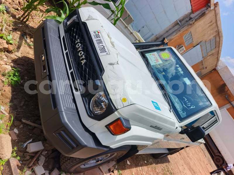 Big with watermark toyota land cruiser burkina faso ouagadougou 12010