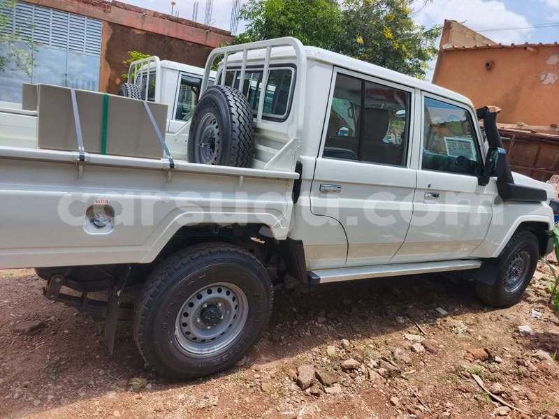 Big with watermark toyota land cruiser burkina faso ouagadougou 12010
