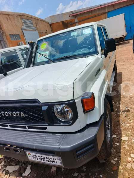 Big with watermark toyota land cruiser burkina faso ouagadougou 12010