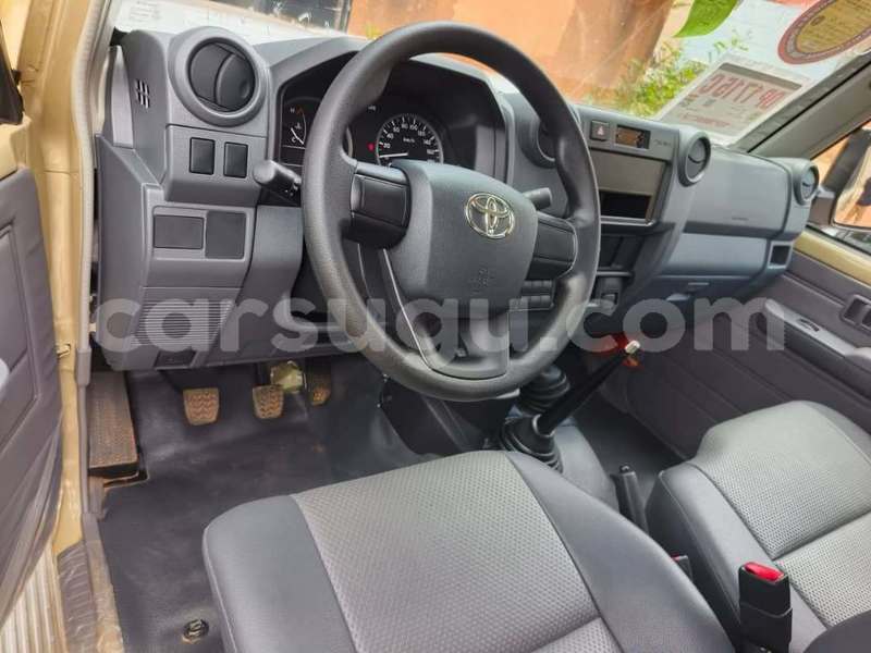 Big with watermark toyota land cruiser burkina faso ouagadougou 12010