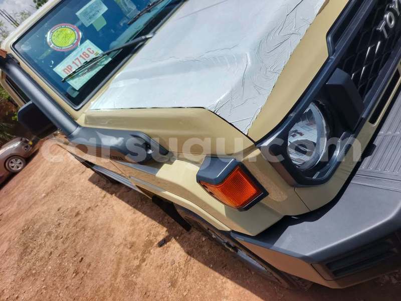 Big with watermark toyota land cruiser burkina faso ouagadougou 12012