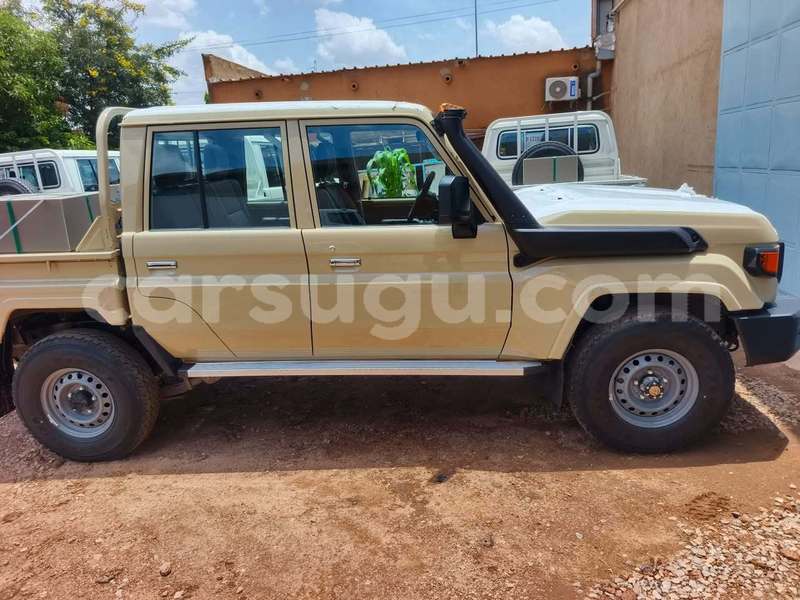 Big with watermark toyota land cruiser burkina faso ouagadougou 12012