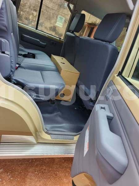 Big with watermark toyota land cruiser burkina faso ouagadougou 12012