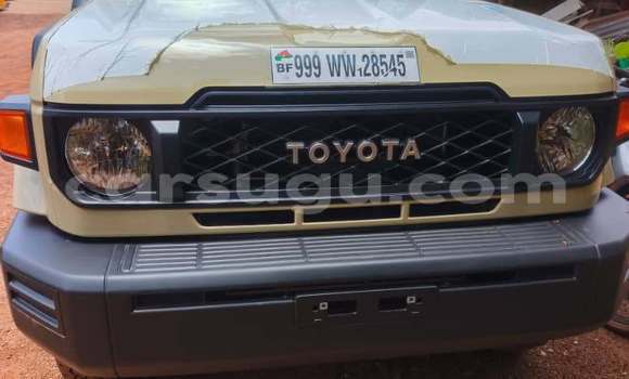Acheter Occasion Voiture Toyota Land Cruiser Marron à Ouagadougou, Burkina-Faso Acheter Occasion Voiture Toyota Land Cruiser Marron à Ouagadougou, Burkina-Faso