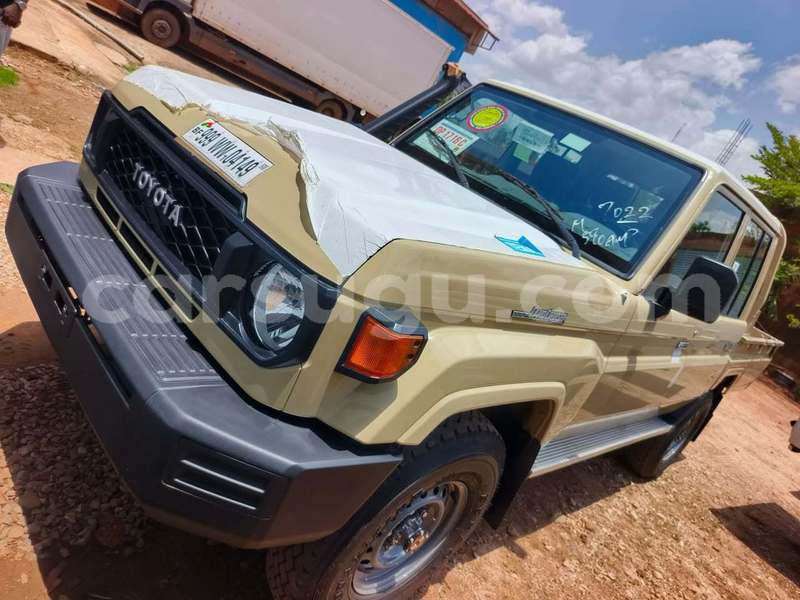 Big with watermark toyota land cruiser burkina faso ouagadougou 12012