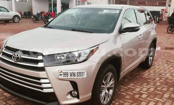 Acheter Occasion Voiture Toyota Highlander Gris à Ouagadougou, Burkina-Faso Acheter Occasion Voiture Toyota Highlander Gris à Ouagadougou, Burkina-Faso