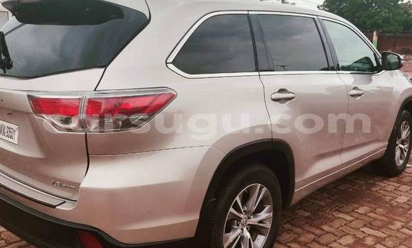 Acheter Occasion Voiture Toyota Highlander Gris à Ouagadougou, Burkina-Faso Acheter Occasion Voiture Toyota Highlander Gris à Ouagadougou, Burkina-Faso