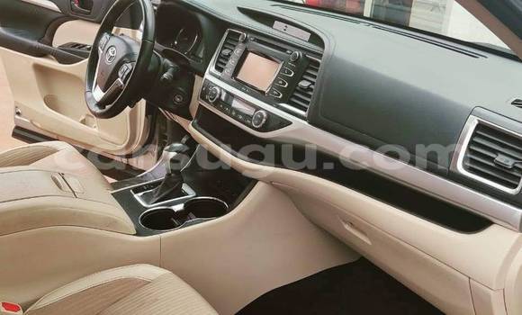 Acheter Occasion Voiture Toyota Highlander Gris à Ouagadougou, Burkina-Faso Acheter Occasion Voiture Toyota Highlander Gris à Ouagadougou, Burkina-Faso