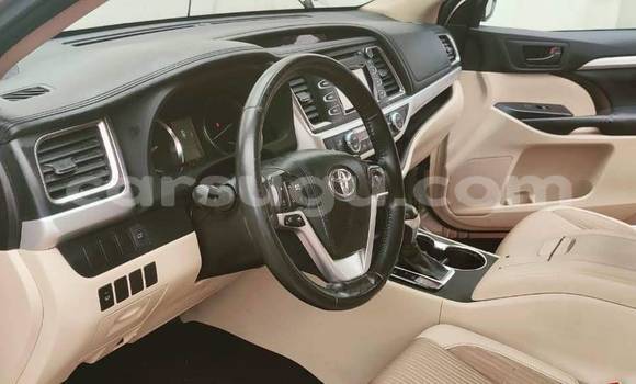 Acheter Occasion Voiture Toyota Highlander Gris à Ouagadougou, Burkina-Faso Acheter Occasion Voiture Toyota Highlander Gris à Ouagadougou, Burkina-Faso