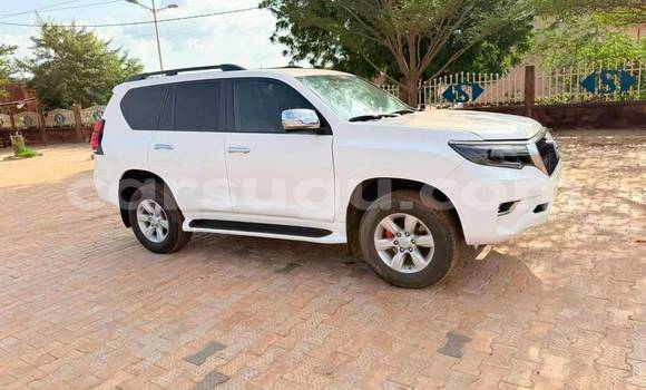Acheter Occasion Voiture Toyota Prado Blanc à Ouagadougou, Burkina-Faso