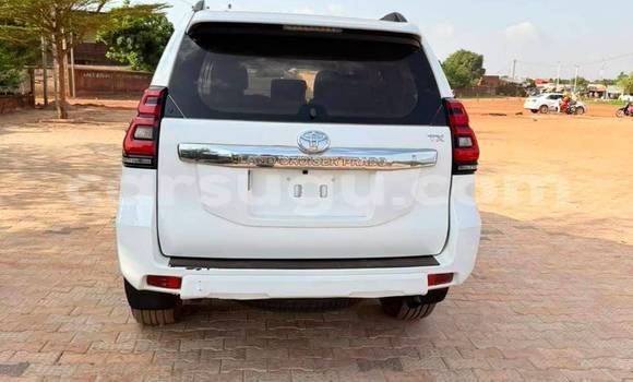 Acheter Occasion Voiture Toyota Prado Blanc à Ouagadougou, Burkina-Faso Acheter Occasion Voiture Toyota Prado Blanc à Ouagadougou, Burkina-Faso