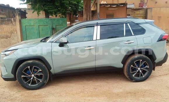 Acheter Occasion Voiture Toyota RAV4 Vert à Ouagadougou, Burkina-Faso Acheter Occasion Voiture Toyota RAV4 Vert à Ouagadougou, Burkina-Faso