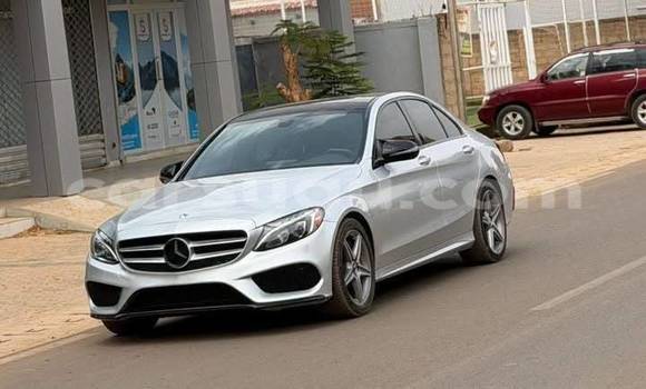 Sayi Na hannu Mercedes-Benz E200 Azurfa Mota in Ouagadougou a Burkina Faso Sayi Na hannu Mercedes-Benz E200 Azurfa Mota in Ouagadougou a Burkina Faso