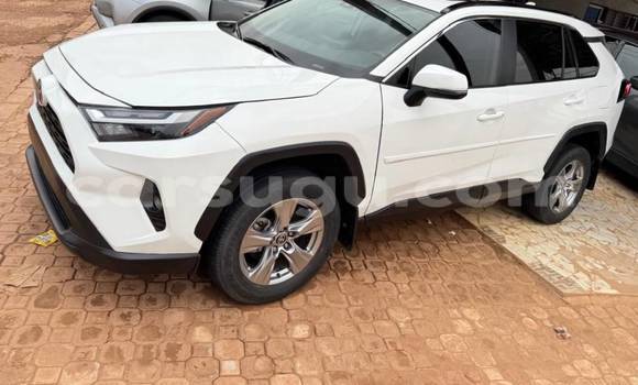 Acheter Occasion Voiture Toyota RAV4 Blanc à Ouagadougou, Burkina-Faso Acheter Occasion Voiture Toyota RAV4 Blanc à Ouagadougou, Burkina-Faso