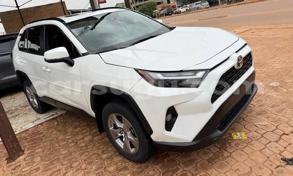 Acheter Occasion Voiture Toyota RAV4 Blanc à Ouagadougou, Burkina-Faso Acheter Occasion Voiture Toyota RAV4 Blanc à Ouagadougou, Burkina-Faso