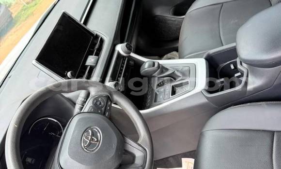 Acheter Occasion Voiture Toyota RAV4 Blanc à Ouagadougou, Burkina-Faso Acheter Occasion Voiture Toyota RAV4 Blanc à Ouagadougou, Burkina-Faso