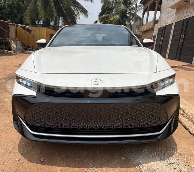 Big with watermark toyota crown burkina faso ouagadougou 12035