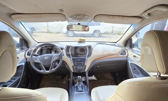 Acheter Occasion Voiture Hyundai Santa Fe Blanc à Ouagadougou, Burkina-Faso Acheter Occasion Voiture Hyundai Santa Fe Blanc à Ouagadougou, Burkina-Faso