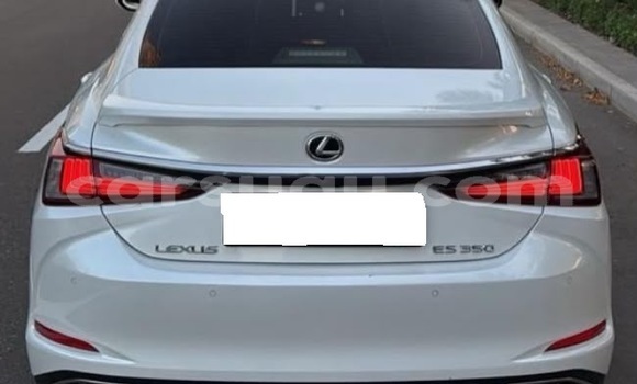 Acheter Occasion Voiture Lexus ES Blanc à Ouagadougou, Burkina-Faso Acheter Occasion Voiture Lexus ES Blanc à Ouagadougou, Burkina-Faso