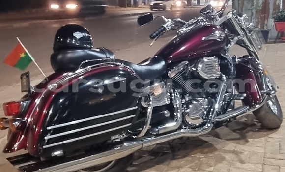 Sayi Na hannu Kawasaki Vulcan Red Motsi in Ouagadougou a Burkina Faso Sayi Na hannu Kawasaki Vulcan Red Motsi in Ouagadougou a Burkina Faso