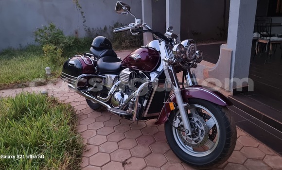 Sayi Na hannu Kawasaki Vulcan Red Motsi in Ouagadougou a Burkina Faso Sayi Na hannu Kawasaki Vulcan Red Motsi in Ouagadougou a Burkina Faso