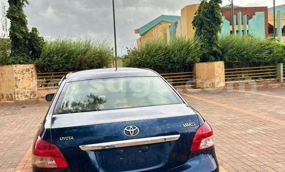 Acheter Occasion Voiture Toyota Yaris Bleu à Ouagadougou, Burkina-Faso