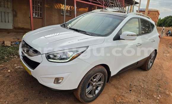 Acheter Occasion Voiture Hyundai Tucson Blanc à Ouagadougou, Burkina-Faso Acheter Occasion Voiture Hyundai Tucson Blanc à Ouagadougou, Burkina-Faso