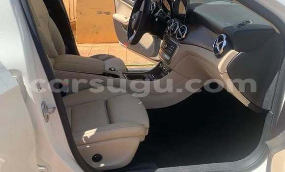 Acheter Occasion Voiture Mercedes-Benz GLA-klasse Blanc à Ouagadougou, Burkina-Faso Acheter Occasion Voiture Mercedes-Benz GLA-klasse Blanc à Ouagadougou, Burkina-Faso