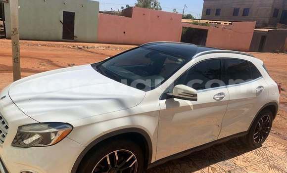 Acheter Occasion Voiture Mercedes-Benz GLA-klasse Blanc à Ouagadougou, Burkina-Faso Acheter Occasion Voiture Mercedes-Benz GLA-klasse Blanc à Ouagadougou, Burkina-Faso