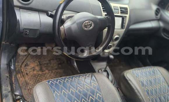Acheter Occasion Voiture Toyota Yaris Gris à Ouagadougou, Burkina-Faso Acheter Occasion Voiture Toyota Yaris Gris à Ouagadougou, Burkina-Faso
