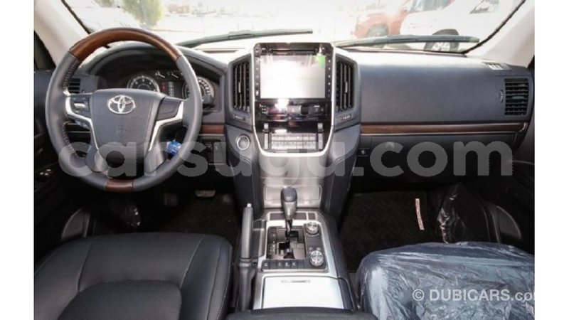 Big with watermark b9b29fb4 e626 484d bb6a be5b435b064e