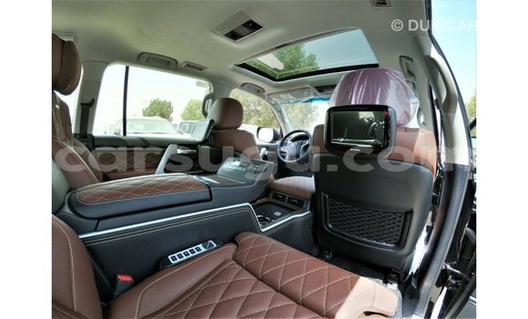 Medium with watermark 4bc22ce9 9f1f 450e 9e29 5a2e5de5d888